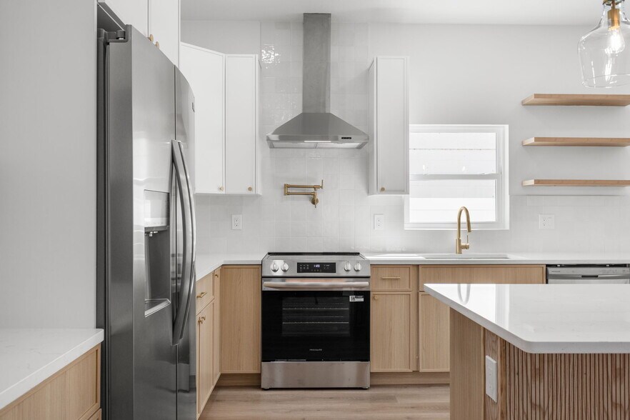 Building Photo - 2523 13th Ave N