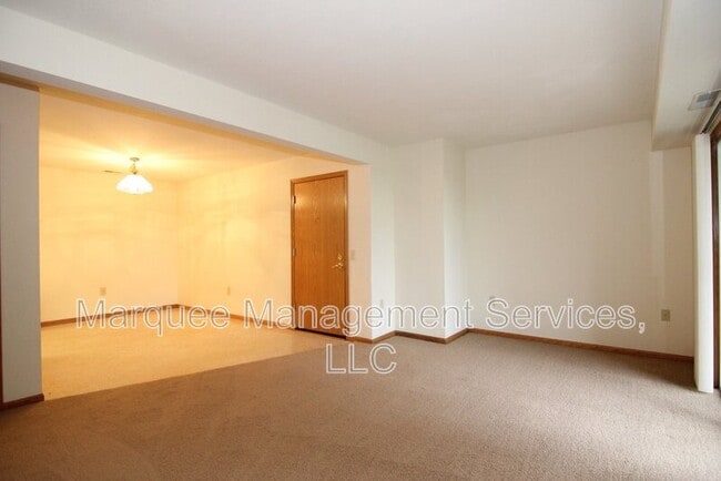 Building Photo - 115 W Windsor Ave