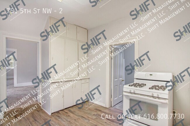 Building Photo - 751 5th St NW