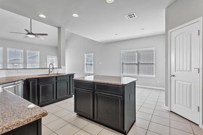 Building Photo - 131 Desert Rose Dr