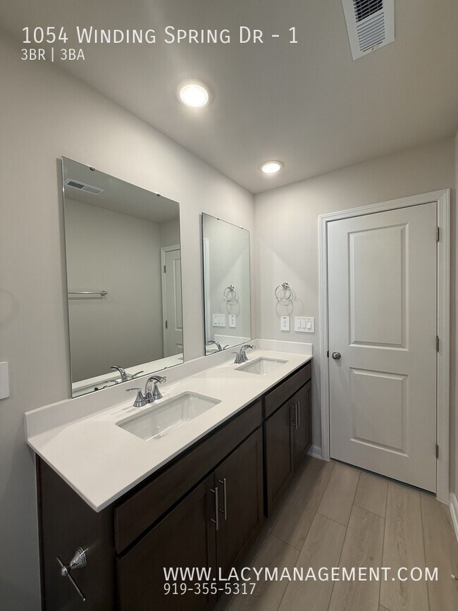 Building Photo - 1054 Winding Spg Dr