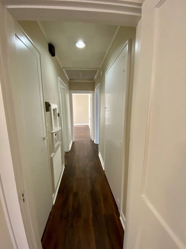 Building Photo - South Highlands Bungalow for Lease | 71104...