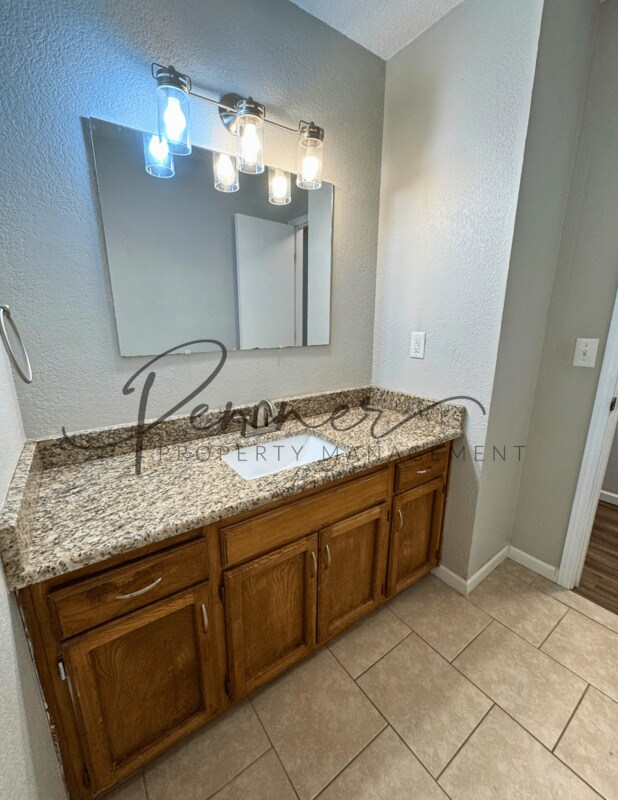 Building Photo - 3538 NE Independence Ave