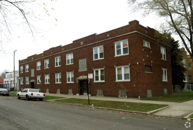 Primary Photo - 1135-1141 N Lamon Ave