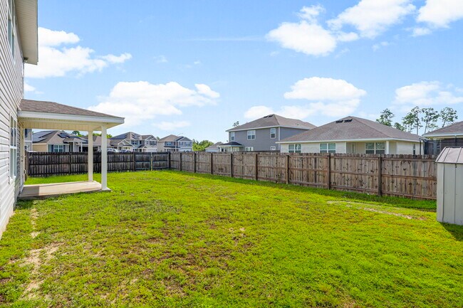 Building Photo - 5832 Viking Wy