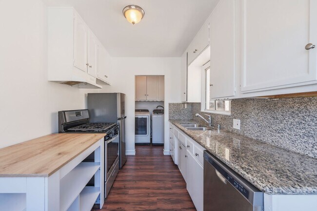 Building Photo - Cozy Redondo Beach Rental