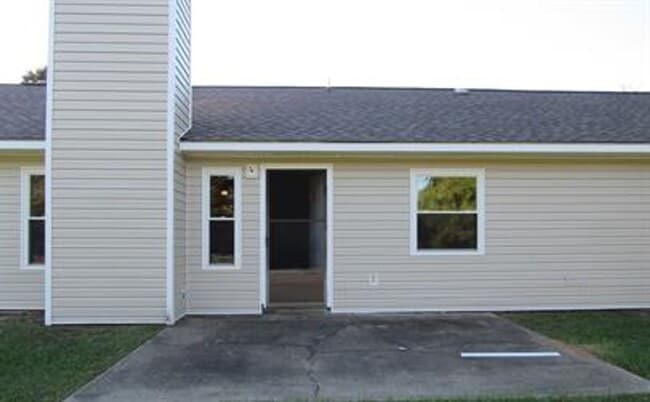 Building Photo - Available September!