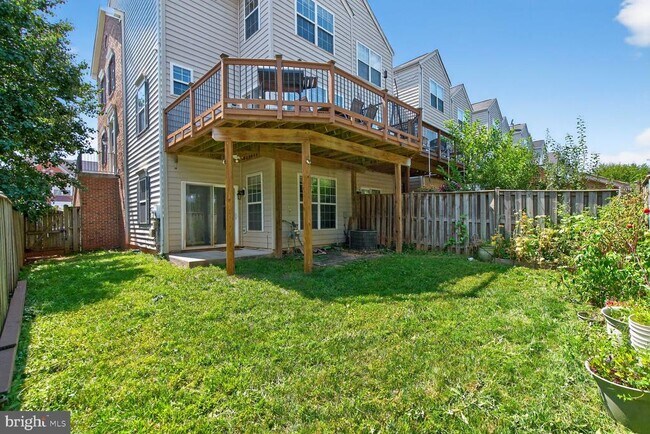 Building Photo - 558 Edmonton Terrace NE
