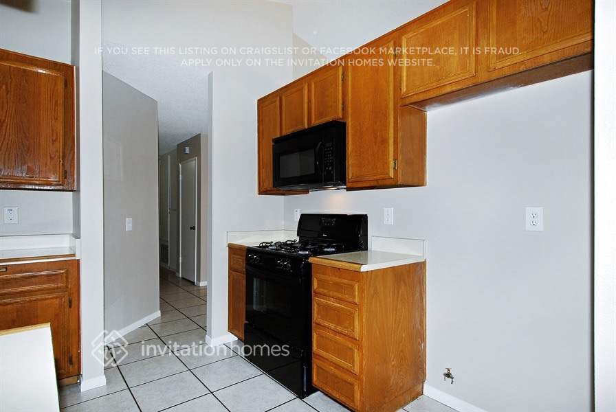 Building Photo - 13854 Robin Nest Ct