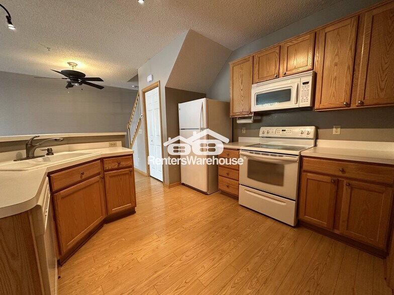 Building Photo - 3635 Lawndale Ln N