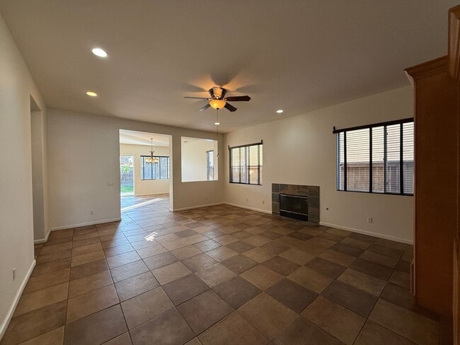 Building Photo - Centrally Located Single Story Home in Traditions