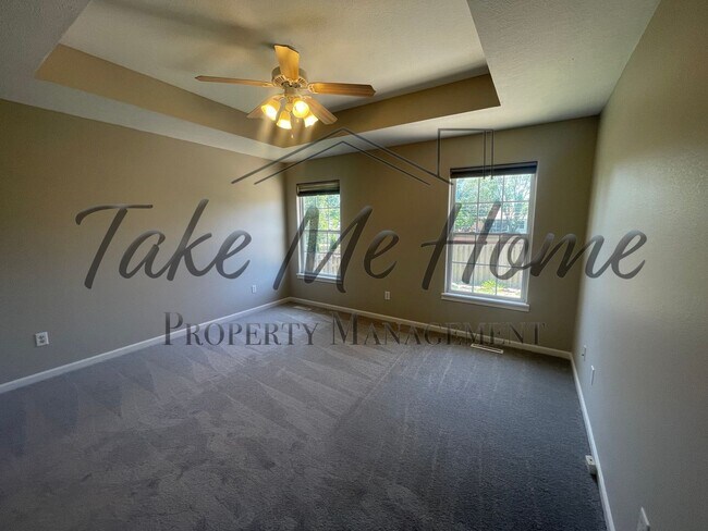 Building Photo - 4 Bedroom in Willard School District!