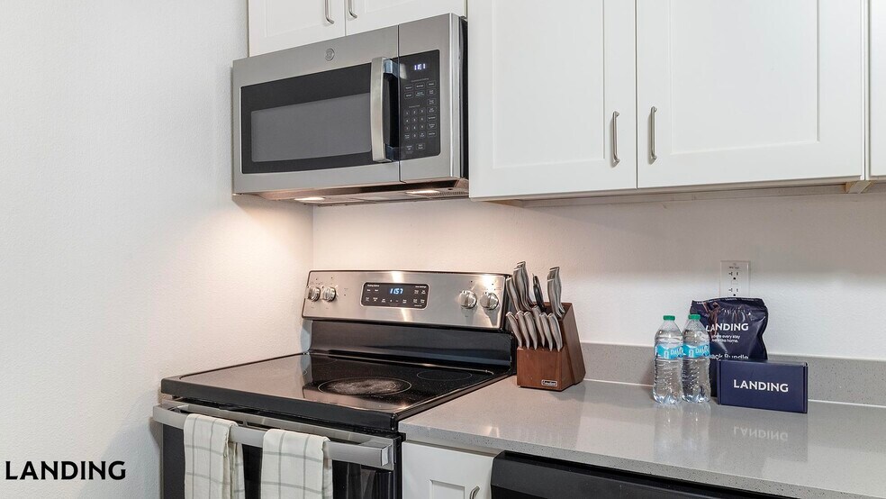 Building Photo - 2851 Maingate Village Cir