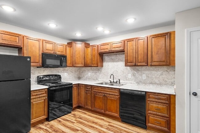 Building Photo - 1709 Evans Rd