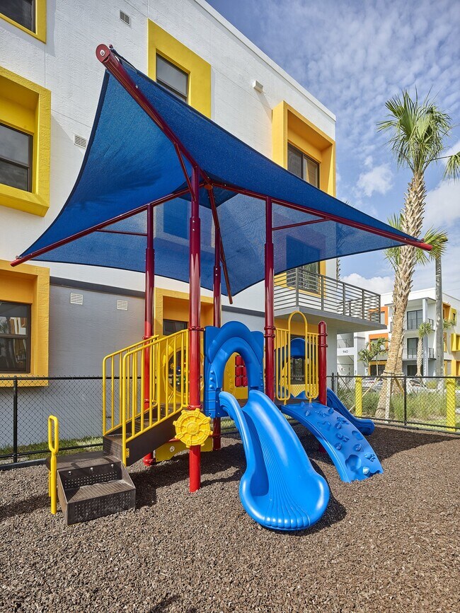 Building Photo - Gateway Luxury Apartments