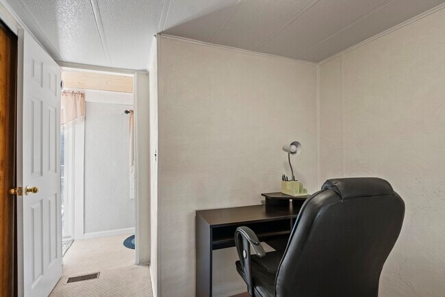 Building Photo - 17 Irene Ave