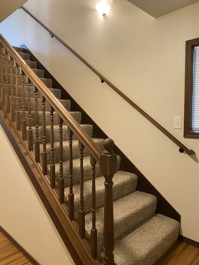 Building Photo - Second-Level Living