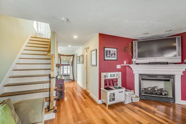 Building Photo - 37 Parker St