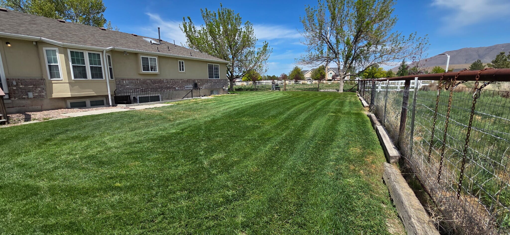 Building Photo - 926 E. Bates Canyon Rd