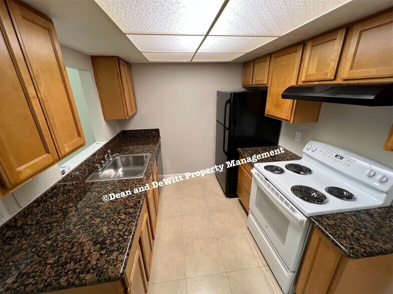 Building Photo - 1 Bed/1 Bath - Unit 207