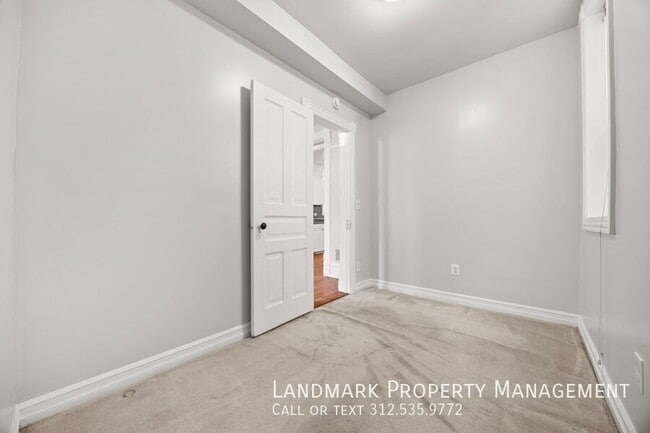 Building Photo - 1124 N Wolcott Ave