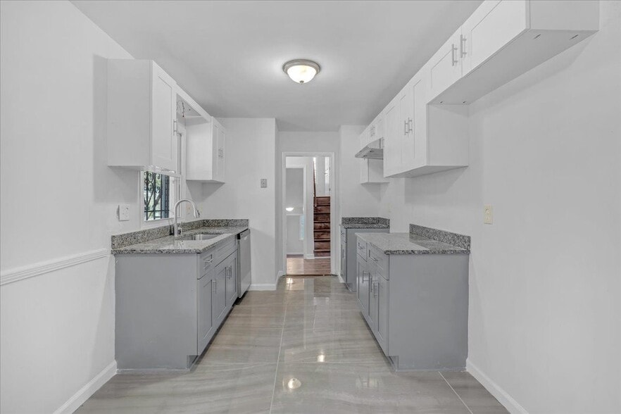 Building Photo - 2080 Bluffton Way