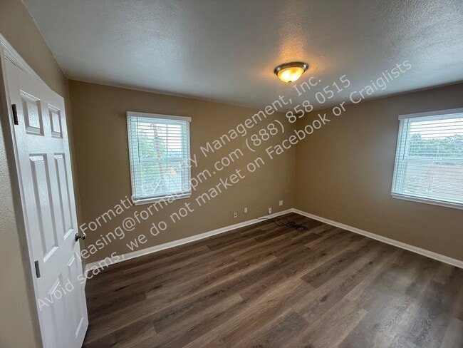 Building Photo - 11771 Hazeldell Dr