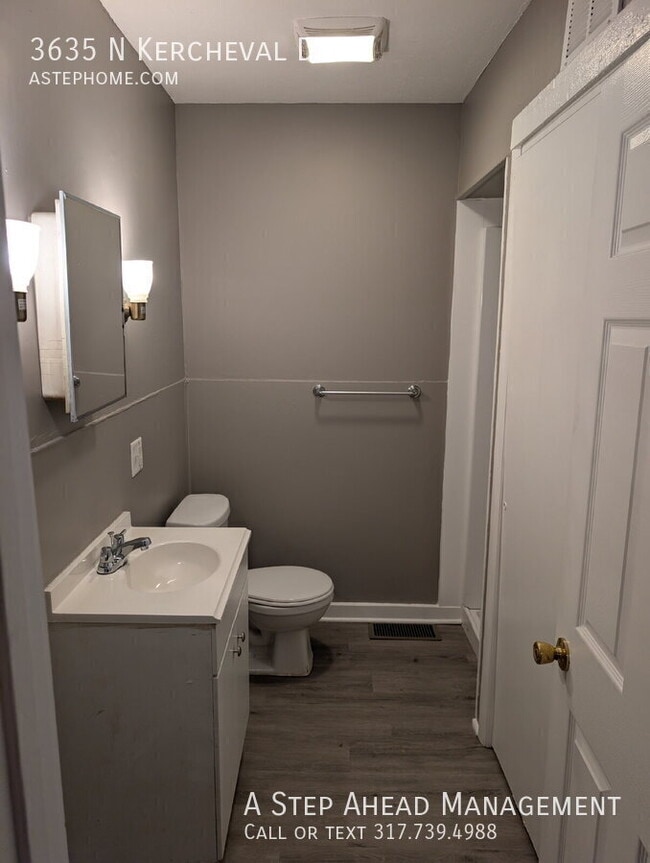 Building Photo - 3635 N Kercheval Dr