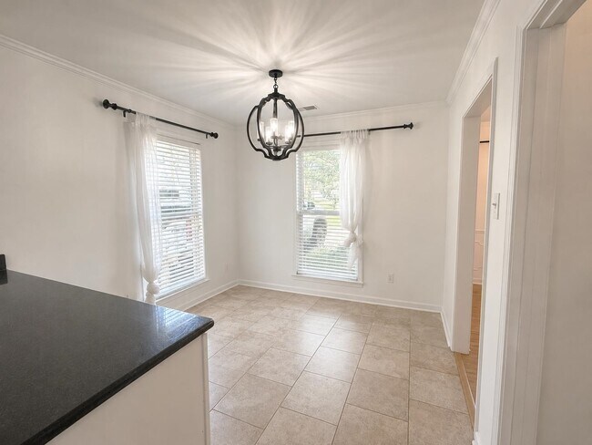 Building Photo - 1602 Bubbling Brook Dr