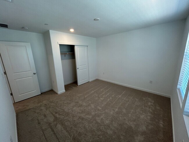 Building Photo - Brand New Build in Great Location and New ...