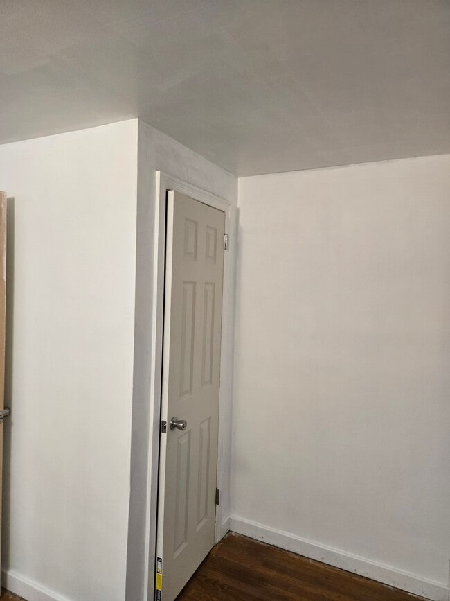 Building Photo - 2445 Brookwood St