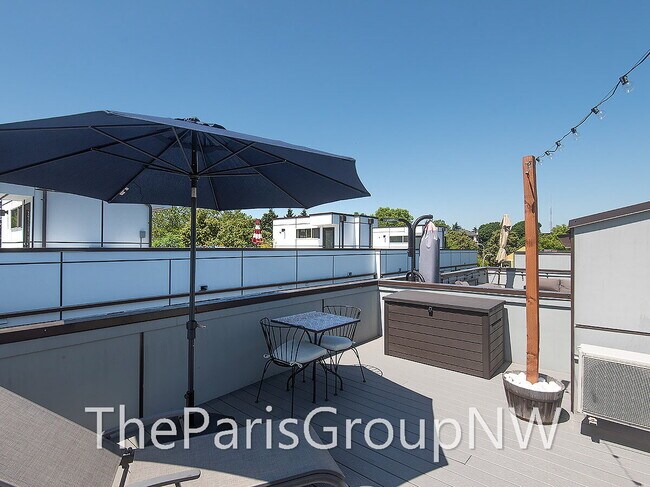 Building Photo - Stunning Mod 3BR+Den, 3.5BA Townhome * XL Roof Deck *A/C ++