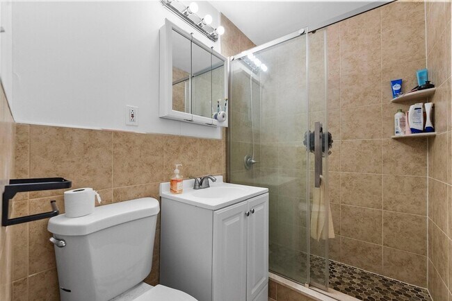 Building Photo - 201 St Pauls Ave