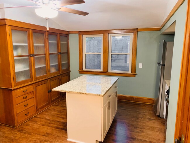 Primary Photo - 2224 N 56th St