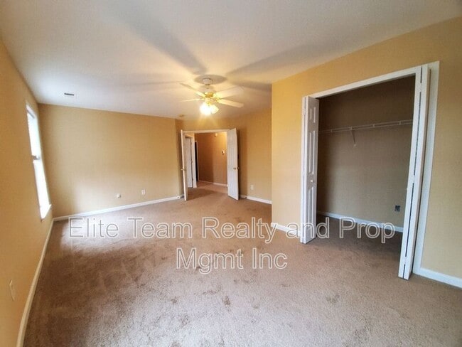 Building Photo - 10903 Chastain Parc Dr