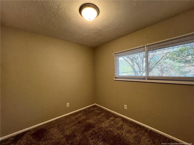 Building Photo - 1602 Crescent Dr