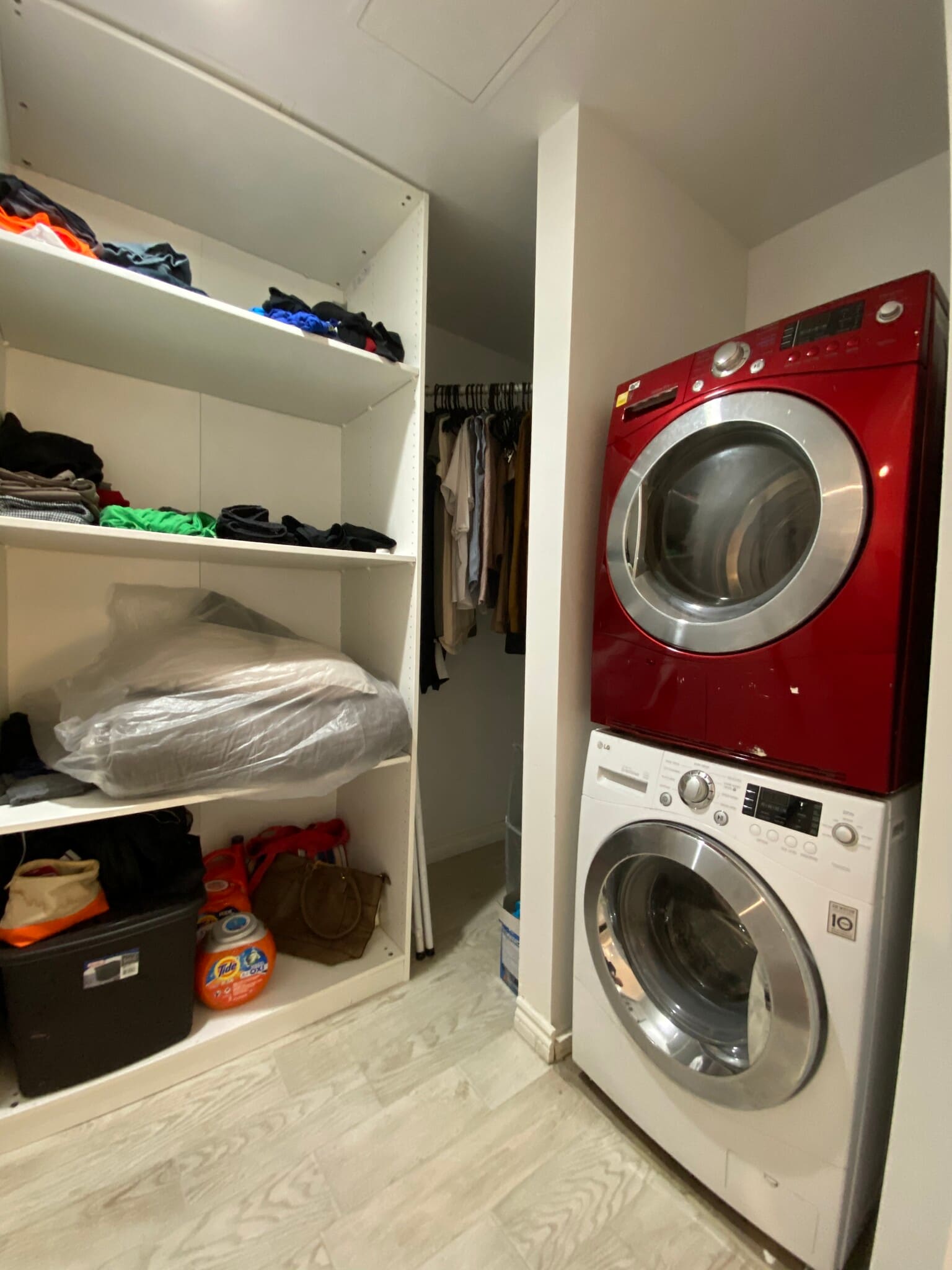Walk in closet - 1 Earhart St