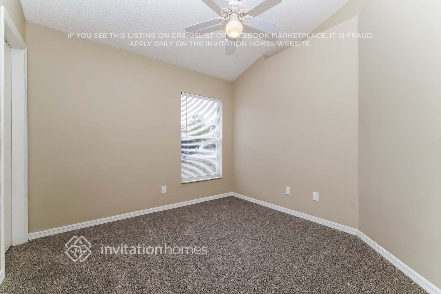 Building Photo - 5902 Azure Dr