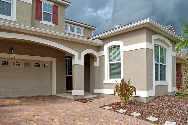 Building Photo - Beautiful 4 bed 3 bath w/loft, 2 story hom...