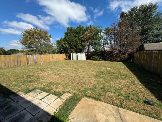 Building Photo - Prattville Home