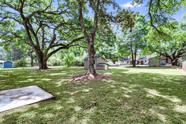 Building Photo - Super cute 2 bed, 1 bath home in Lafayette!