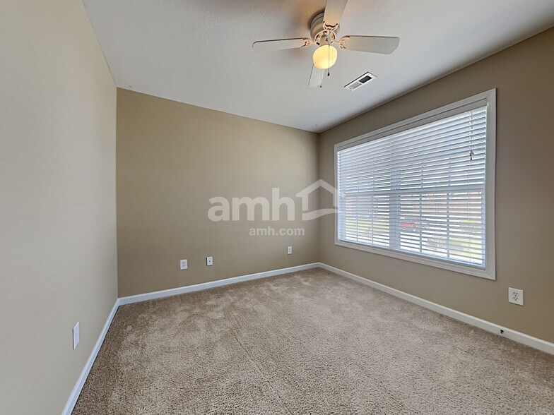 Building Photo - 5006 Horsestall Dr