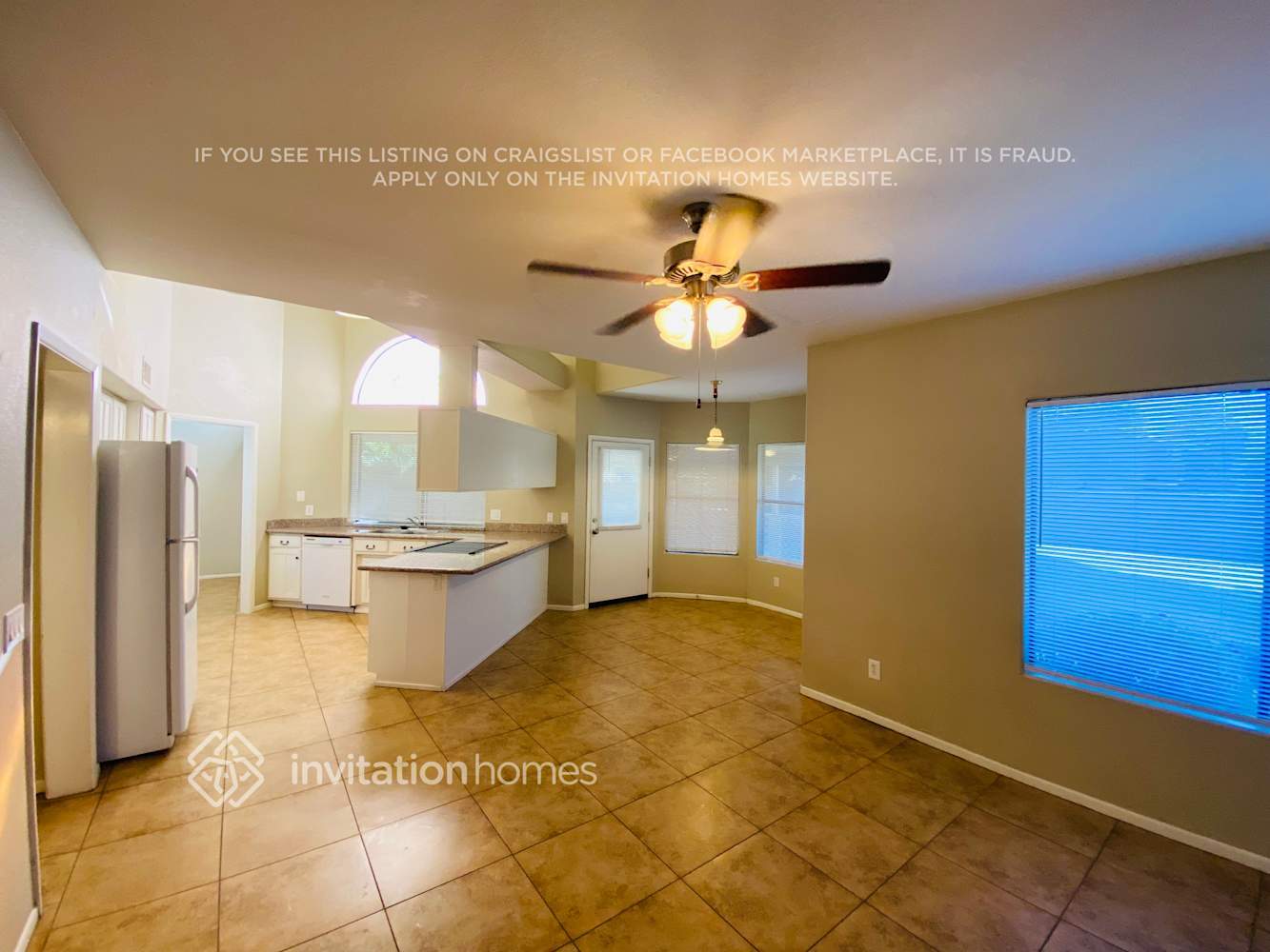 Building Photo - 953 E Manor Dr