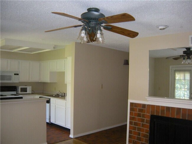 Building Photo - 2110 Rio Grande St