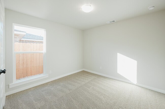 Building Photo - 409 Prairie Dog Dr