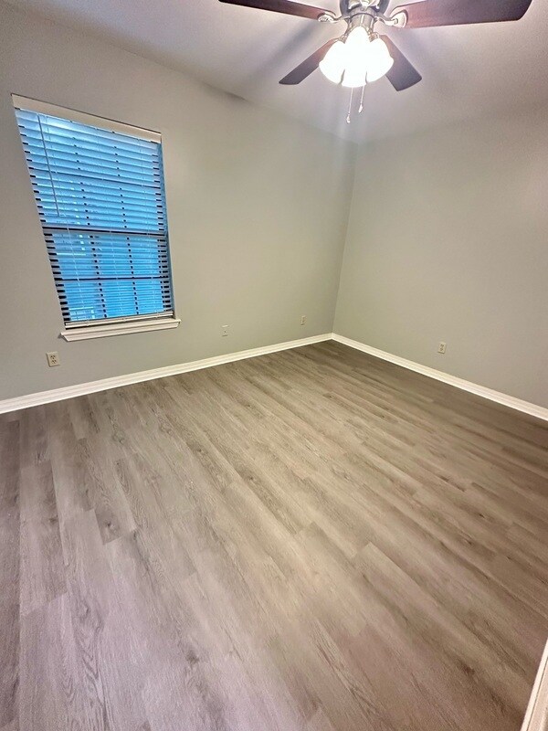 Building Photo - 54 Summer Oaks Dr