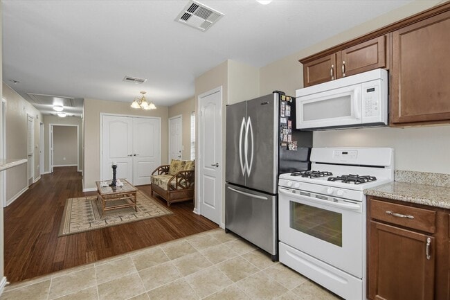 Building Photo - 1618 Bayou Shore Dr