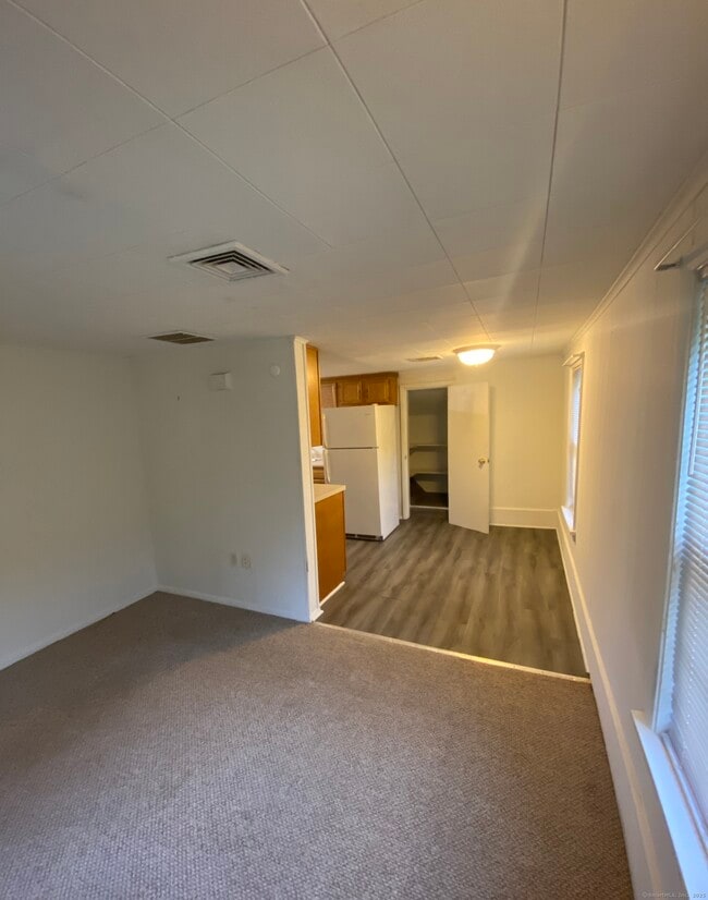 Building Photo - 165 Huntingtown Rd