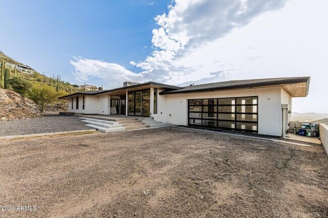 Building Photo - 6111 Victoria Dr
