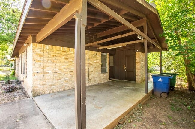 Building Photo - 4807 Sylvandale Dr